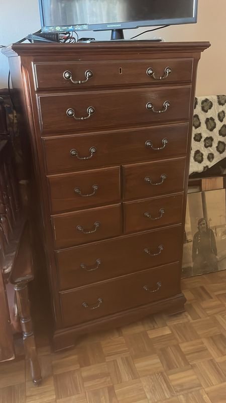 Cómoda de 9 cajones de madera con televisor - imagen 6