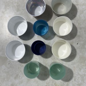 Lote de 9 Vasos Plásticos Infantiles de Varios Diseños y Tamaños - imagen 2