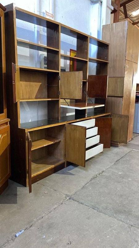 Mueble para comedor con estantería de madera y cristal - imagen 3