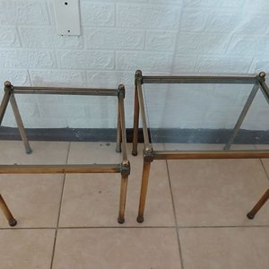 Lote siguiente: Juego de 2 Mesas Auxiliares Bronce y Vidrio