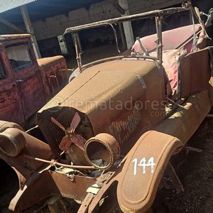 Automóvil Antiguo Rústico para Restaurar - imagen 2
