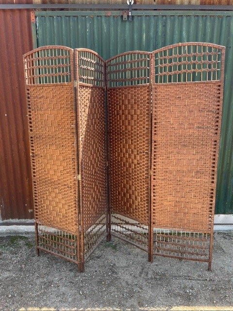 Lote anterior: Bíombo de madera con diseño de puerta