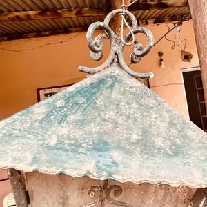 Farol Antiguo de Chapa con Detalles Ornamentales - imagen 5