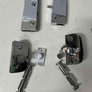 Kit de 2 Cerraduras con Llave y Bisagras para Blindex - imagen 4