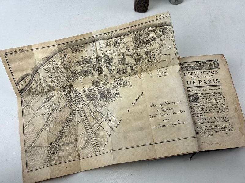Dos tomos de Descripción histórica de la ciudad de París y sus alrededores, por Piganiol de la Force - imagen 4