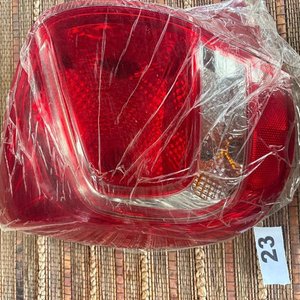 Lote de 2 Faros Traseros de Auto Rojos - imagen 6