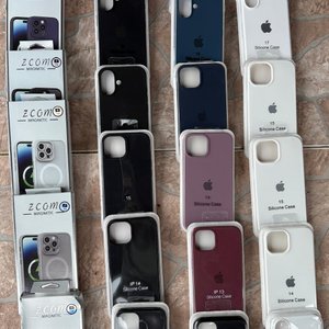 Lote de Accesorios para Celulares y Zapatillas New Balance - imagen 2