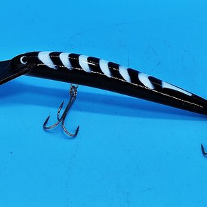 Lote siguiente: Señuelo de Pesca Artificial Rígido Minnow Deep Diver Negro con Franjas Blancas