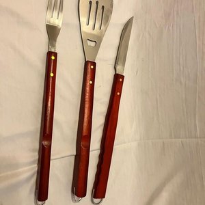Set de 3 Utensilios para Asado: Tenedor, Espátula y Cuchillo - imagen 2