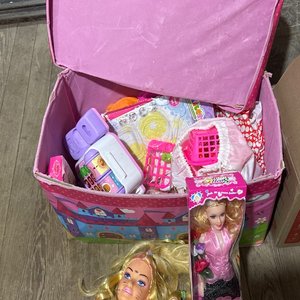 Lote anterior: Baúl Rosado con Juguetes para Niña