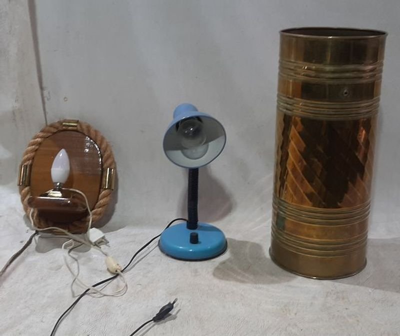 Lote siguiente: Lámparas de bronce y accesorios para el hogar