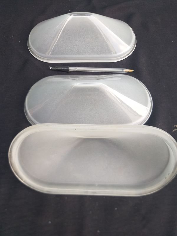 Tres Plafones de Vidrio Ovalados - imagen 1