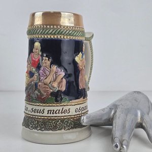 Lote anterior: Jarra de Cerveza Decorada con Escenas Folclóricas