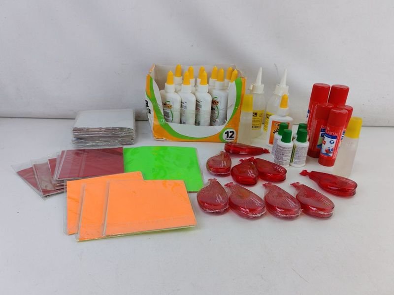 Colección de Cascolas, Papel Glase y Cintas Correctores - imagen 2