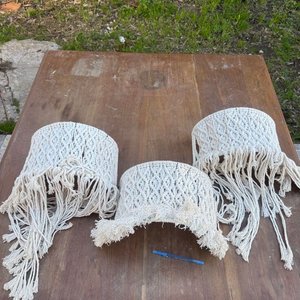Lote siguiente: 3 Apliques de Pared en Macramé
