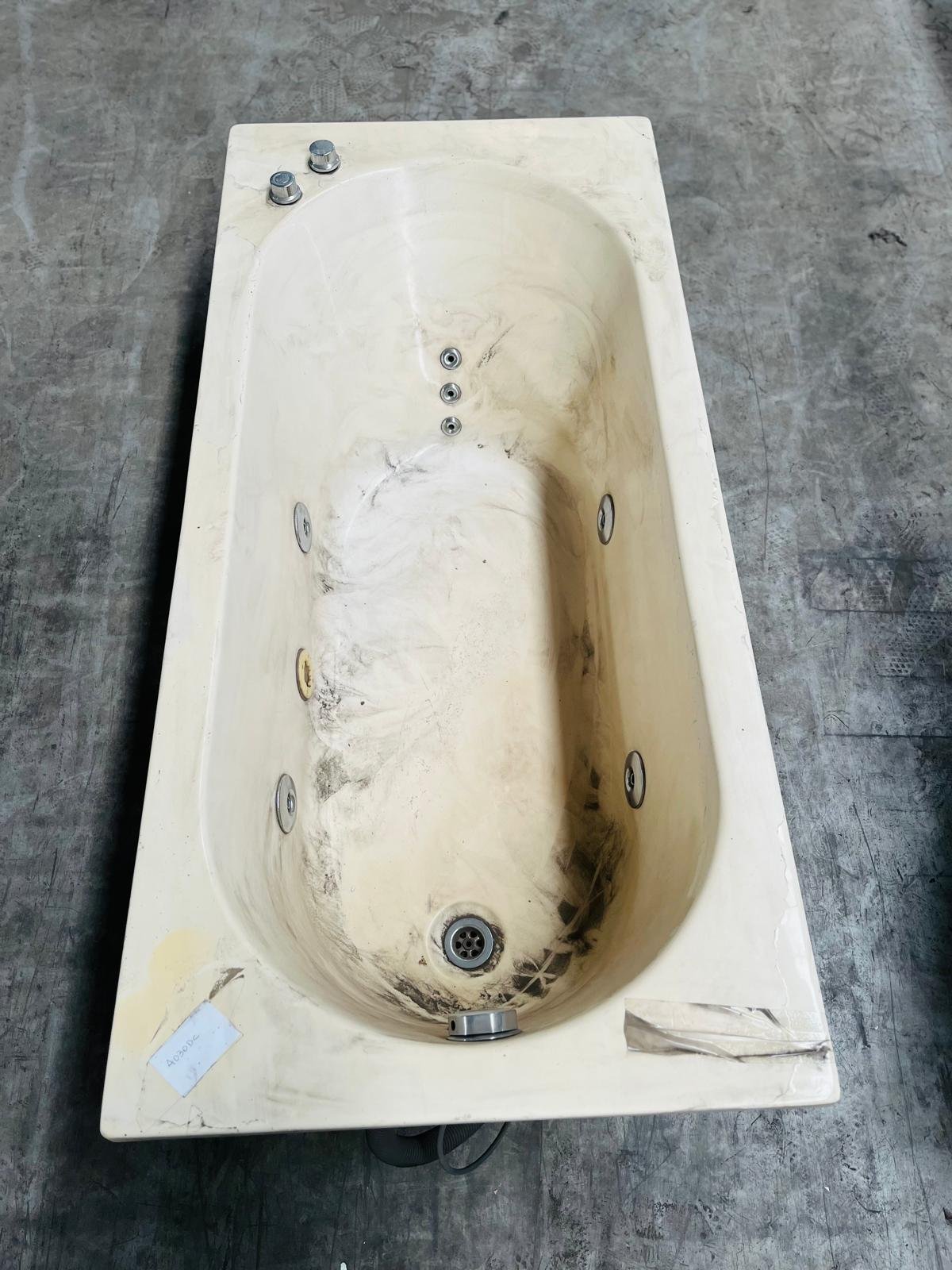 Jacuzzi de Fibra con Jets y Medidas 1.50x0.70x0.56m
