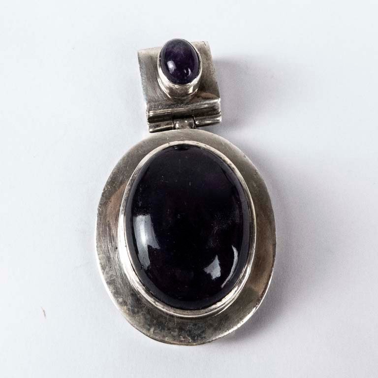 Colgante de plata con amatista - Precio: 28,6gr - Medidas: 5 x 3cm - imagen 2