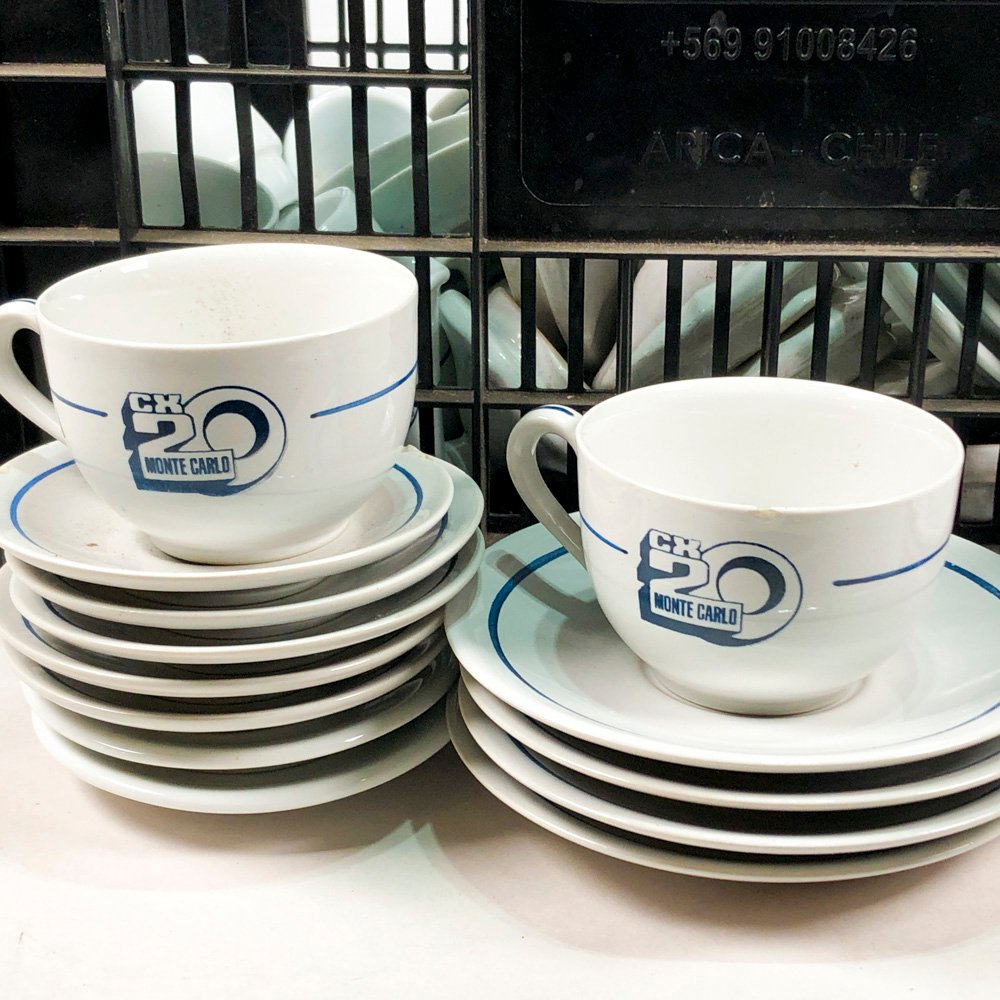 Lote de porcelana blanca con detalles y guarda azul - imagen 2