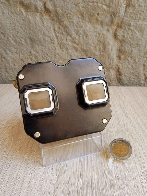 Lote siguiente: View-Master antiguo fabricado en Baquelita en la década de 1950