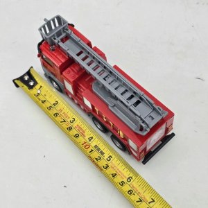 Camión de Bomberos de Juguete con Escalera Extensible - imagen 5