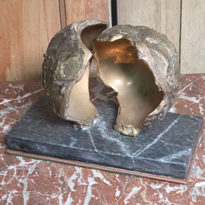 Escultura de Bronce "Fruto" de Enrique Broglia - imagen 2