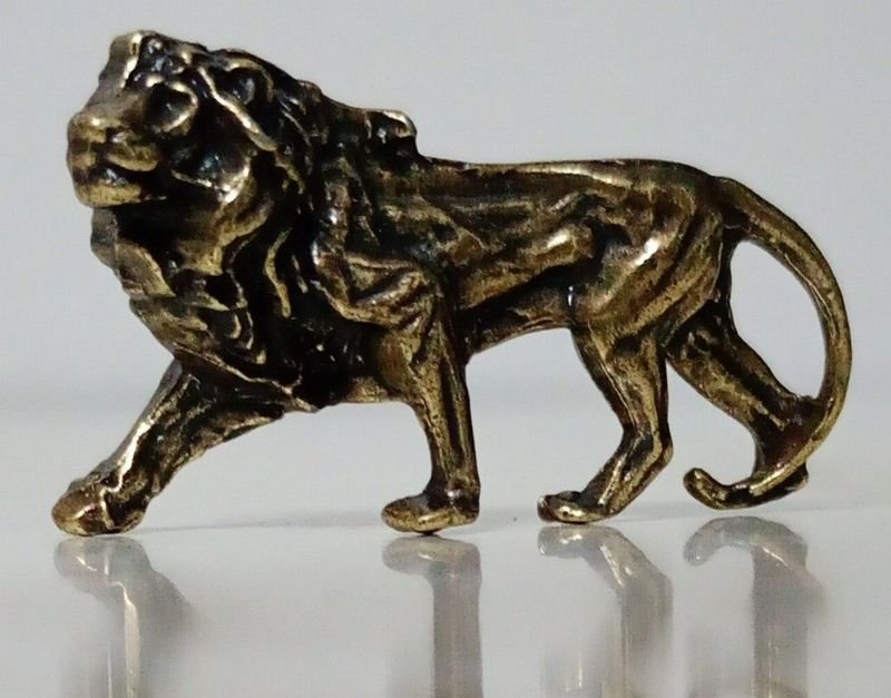 Figura Miniatura León de Bronce