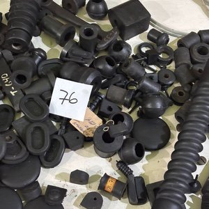 Lote de Gomas y Piezas de Caucho Variadas - imagen 4