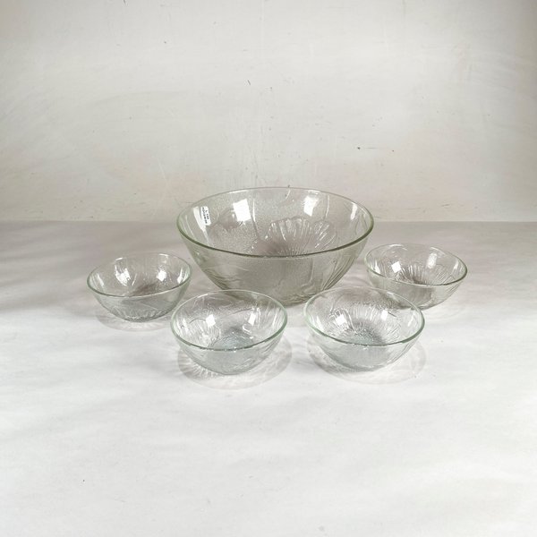 Compotera y 4 Bowls de Vidrio Tallado con Diseño Floral