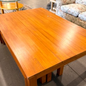 Lote anterior: Mesa de centro de madera color natural