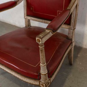 Sillón Estilo Luis XVI Tapizado en Cuerina Roja - imagen 2