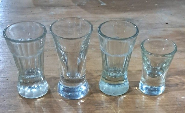 Conjunto de 4 Vasitos de Vidrio para Pulpería