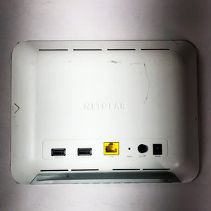 Lector DVD Lenovo, Router Netgear y Mouse Negro - imagen 5