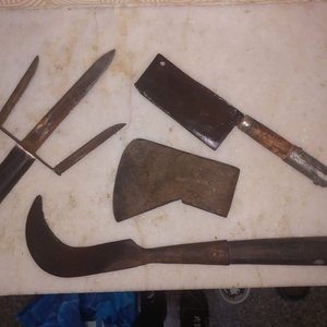 Lote anterior: Lote de Herramientas Antiguas de Campo: Hacha, Cuchillo y Hoces