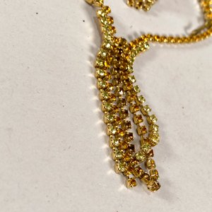 Juego de Gargantilla y Caravana Doradas con Strass - imagen 2
