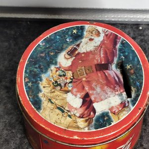 Lata Decorativa Coca-Cola con Vela Aromática Navideña - imagen 3