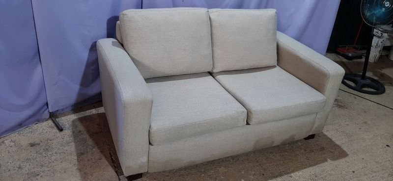 Sillon Tapizado En Tela Beige 2 Cuerpos C/Almohadones - imagen 2