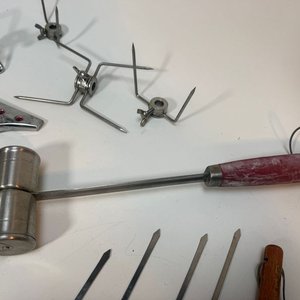 Lote de Utensilios para Parrilla: Pinchos, Cuchillo, Cepillo y Más - imagen 6