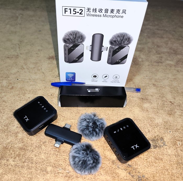 Set de 2 Micrófonos Inalámbricos Solaperos Recargables Bluetooth