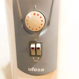 Radiador de Aceite Ufesa Blanco con Ruedas y Controles - imagen 4