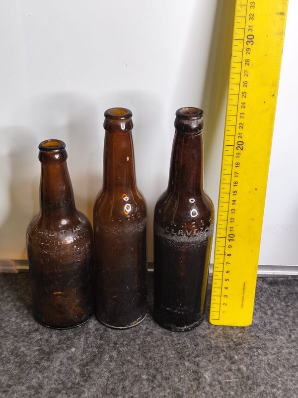 3 Botellas Antiguas de Cerveza Nacionales