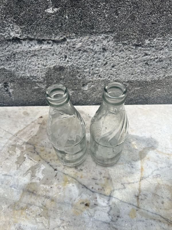 Dos botellas de Pepsi Cola vacías y en excelente condición - imagen 2