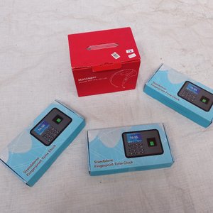 Lote anterior: Cuatro piezas: masajeador + 3 relojes de control de asistencia biométrico.