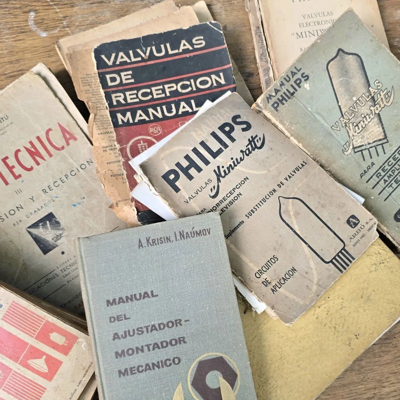 Item lote-52-libros-varios-de-electronica - Image 2