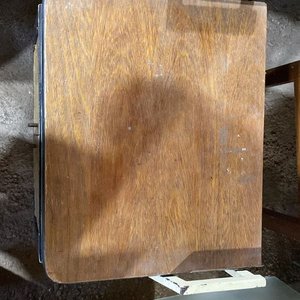 Mesa Auxiliar Metálica con Estantes y Ruedas - imagen 3