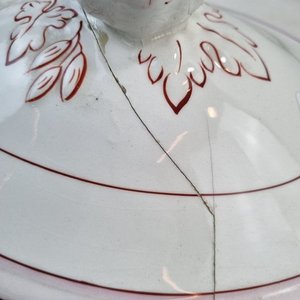 L 068 - 10 Piezas - Importante surtido de piezas de vajilla antigua de diversas firmas europeas, destacando tazas y bandejas de servicio (Con detalles y averias) - imagen 10