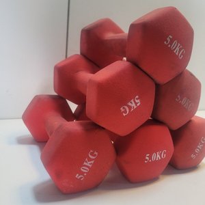 Set de 6 Mancuernas Rojas de 5 kg - imagen 3