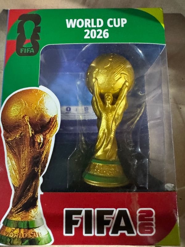Réplica Trofeo Copa del Mundo FIFA 2026 Nueva en Caja - imagen 1