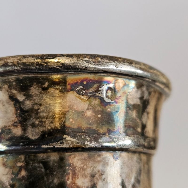 Conjunto de elementos en metal y platina, algunos sellados - imagen 6
