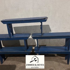 Cinco Bancos de Madera Azules Rústicos - imagen 2