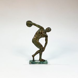 Lote siguiente: Escultura Discóbolo de Mirón en Metal sobre Base de Mármol Verde